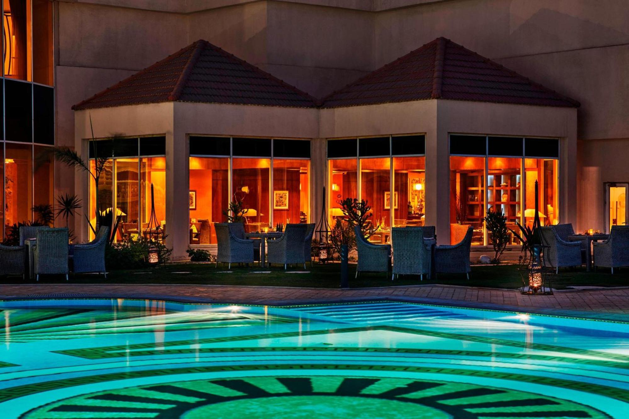 เจดับปลิวมาริออทโฮเต็ลไคโร Hotel ภายนอก รูปภาพ The pool at the Wynn
