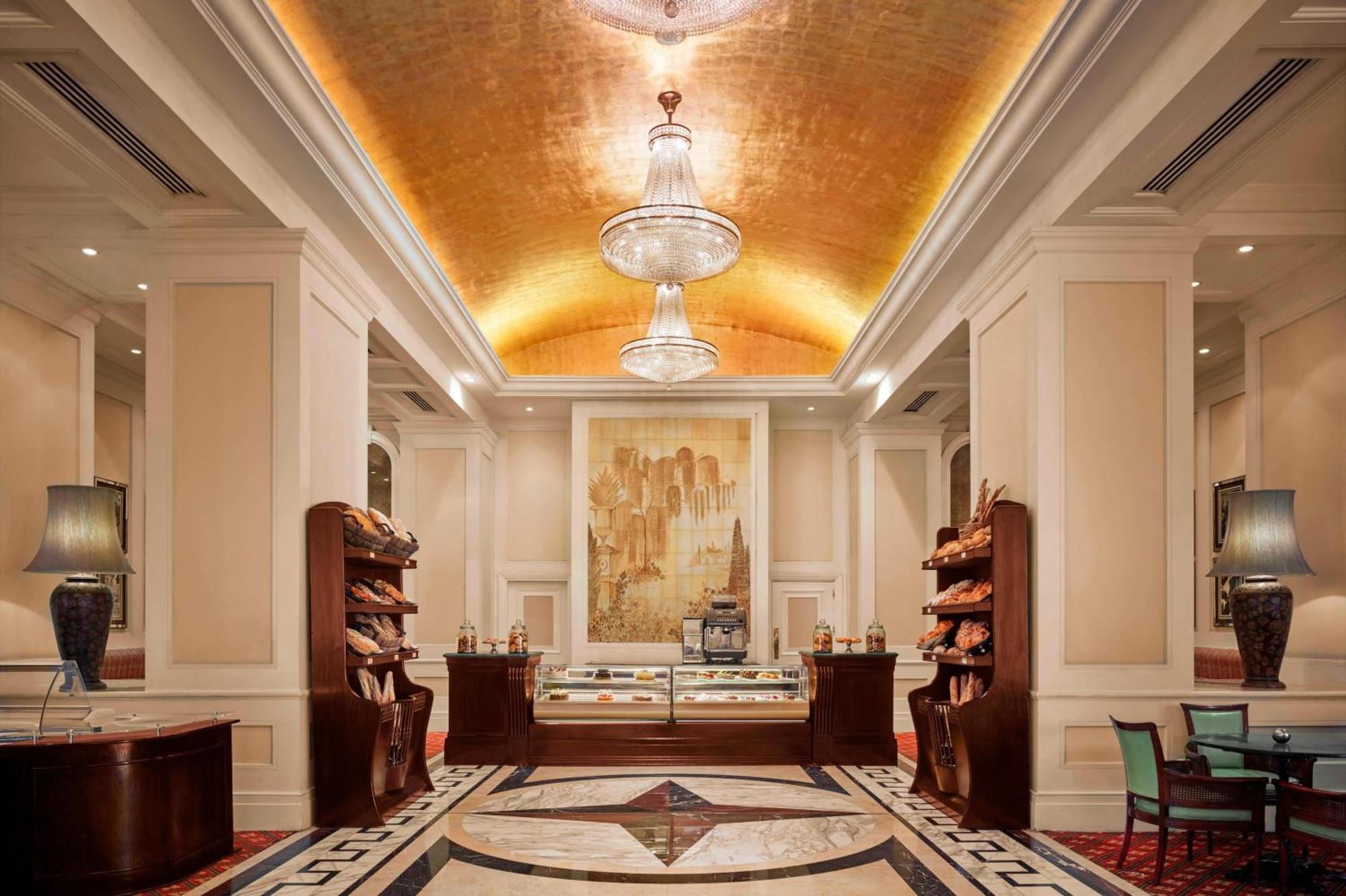 เจดับปลิวมาริออทโฮเต็ลไคโร Hotel ภายนอก รูปภาพ The lobby of the Taj Mahal Palace